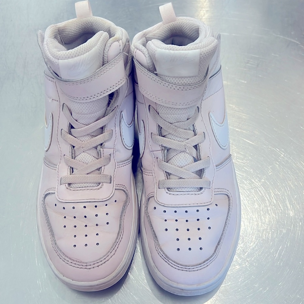 Nike girls sneakers 1.5